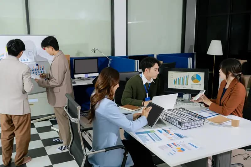 Enterprise evaluator reviewing a sales conversation
